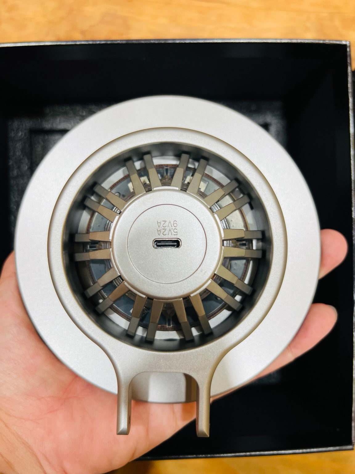 漫威 | 鋼鐵人方舟反應爐無線充電器 | MagSafe 磁吸底座