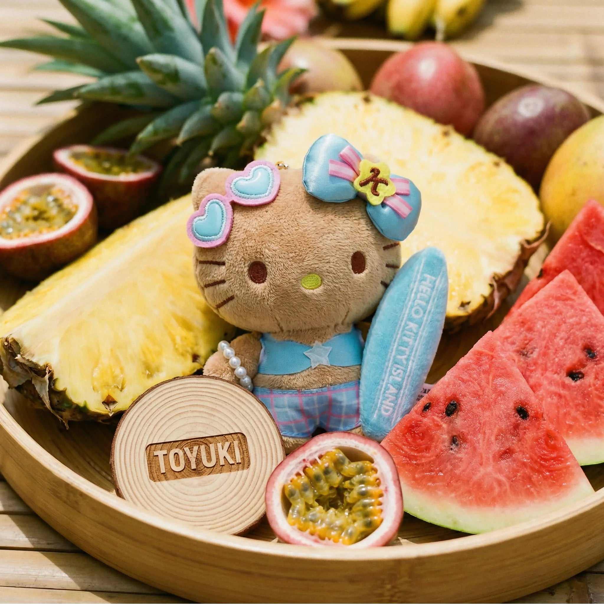 三麗鷗 Sanrio | 凱蒂貓 Hello Kitty 吊飾掛件 | 夏威夷衝浪造型 - 圖3 | 潮巢 Nestory