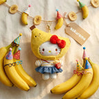 三麗鷗 Sanrio | 凱蒂貓絨毛娃娃吊飾 | 生日款 - 圖1 | 潮巢 Nestory